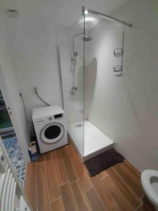 Appartement Cosy A Deux Pas De La Gare لافال المظهر الخارجي الصورة