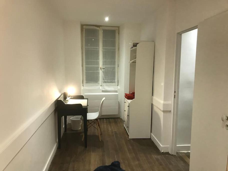 Appartement Cosy A Deux Pas De La Gare لافال المظهر الخارجي الصورة